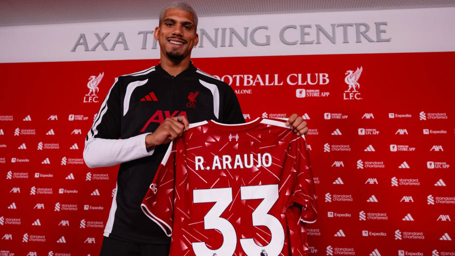 Liverpool Sign Ronald Araujo on Loan From Barcelona