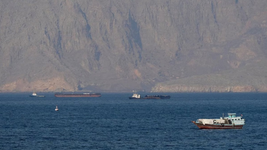 US Says Iran and Oman Make Progress Toward Restoring Commercial Shipping Through Strait of Hormuz