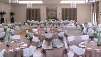 Luxe Summit Hotel Banquet Facility