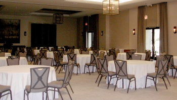 Luxe Summit Hotel Banquet Facility