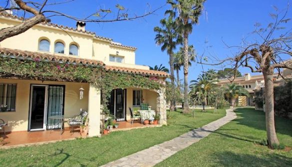 Townhouse For Sale in Denia-MPA00132