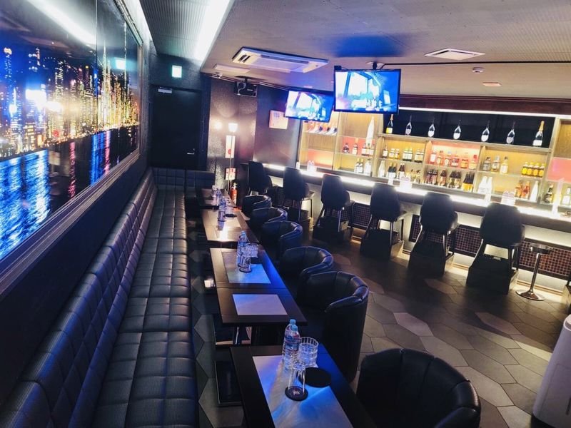 神奈川_溝の口・たまプラーザ_CLUB愛(クラブアイ)_黒服求人_左