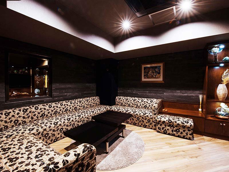 東京_神田_Lu's Luxe Lounge(ルーズリュクスラウンジ)_黒服求人_店内4