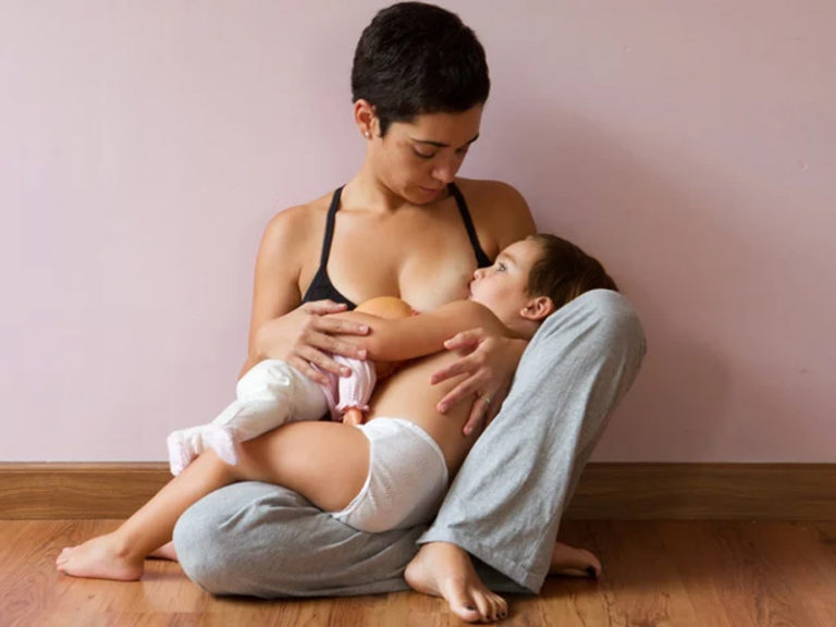 Breastfeeding daddy