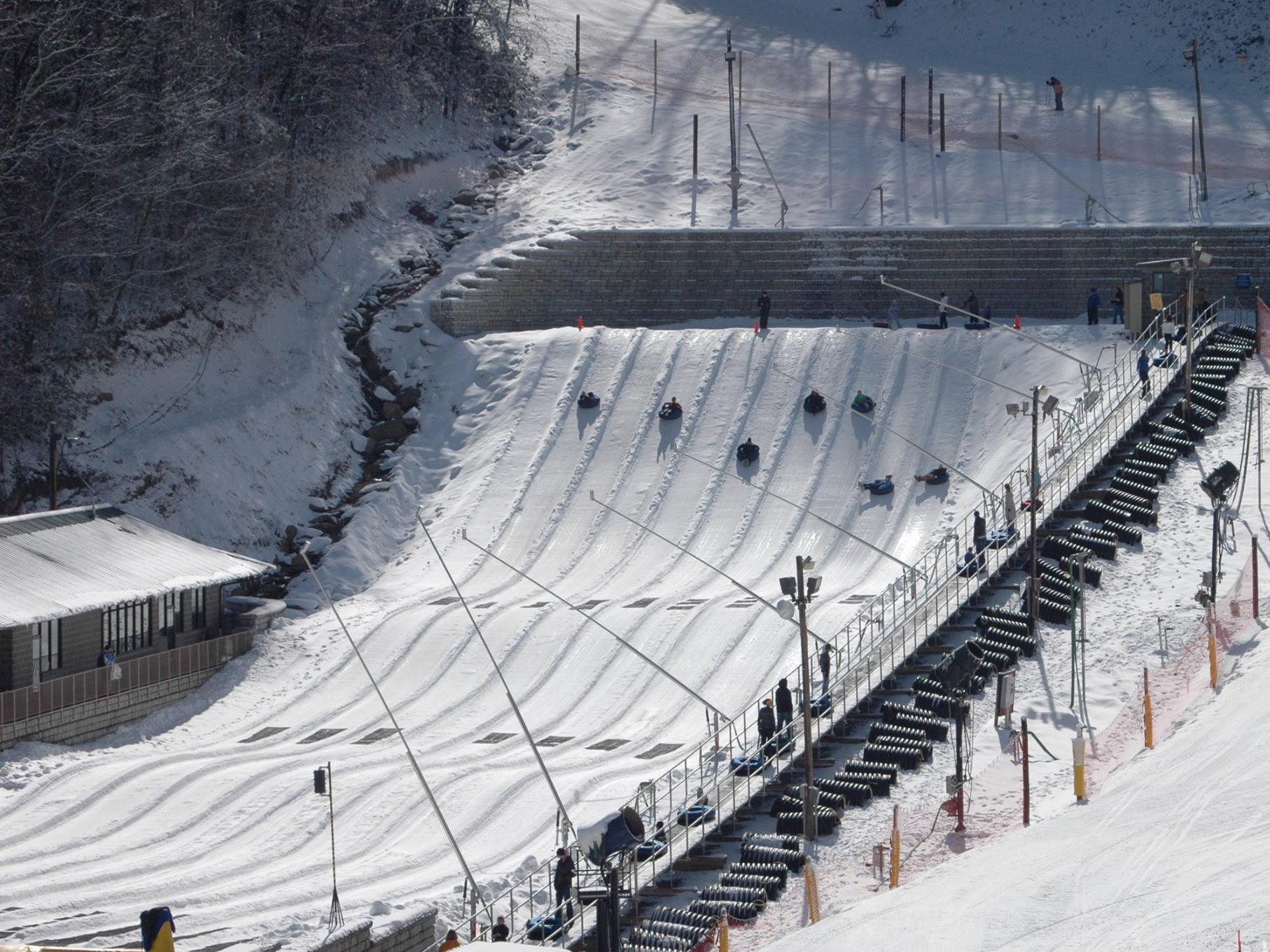 travelers-can-also-experience-the-ober-gatlinburg-ski-area-and-amusement-park-which-has-outdoor-activities-that-include-snow-tubing-skiing-and-a-freestyle-terrain-park