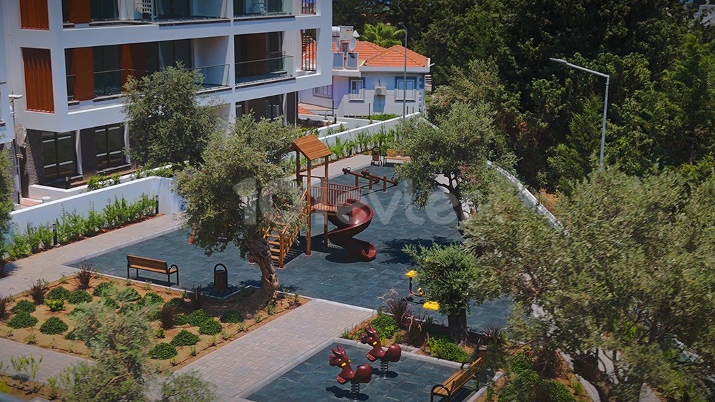 BİR ÖMÜR AYRICALIK
