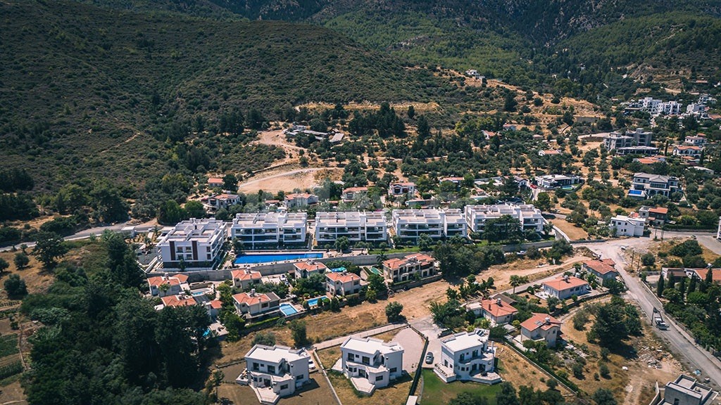 BİR ÖMÜR AYRICALIK