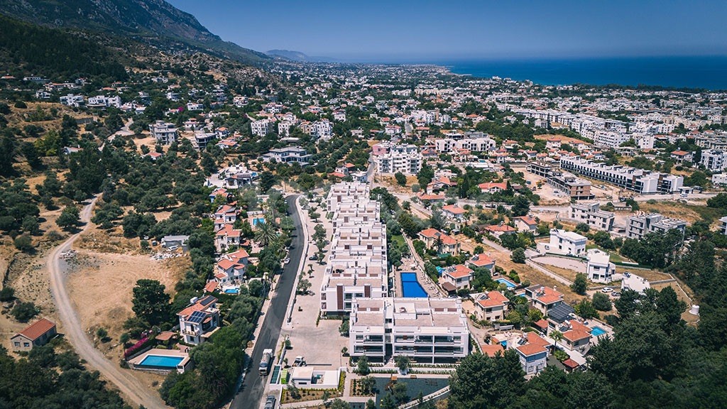 BİR ÖMÜR AYRICALIK