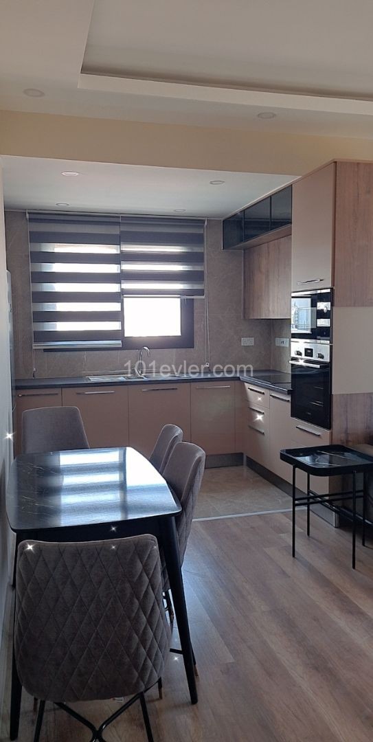 Girne merkezde 2+1, 1+1, penthouse olan site