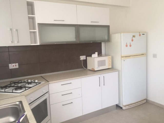 Aileniz için aile apartmanında AYLIK ÖDEMELİ VE KOMİSYONSUZ  2+1 EŞYALI temiz daire