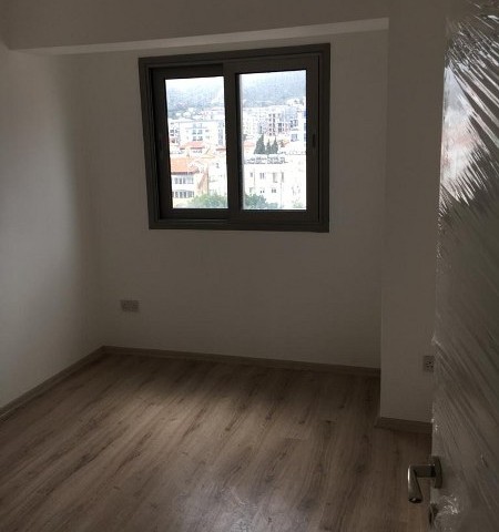 GİRNE'DE SATILIK 3+1 YENİ DAİRE