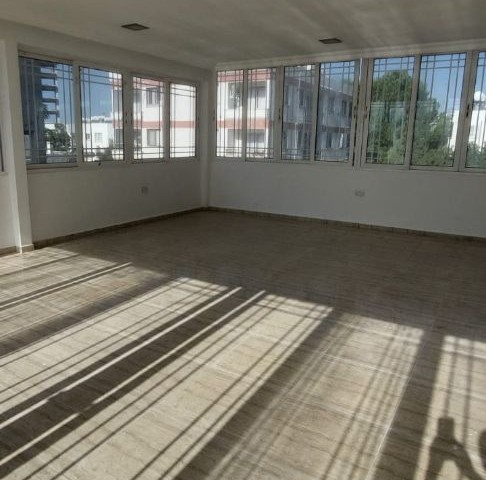 GİRNE MERKEZDE SATILIK 3+1 PENTHOUSE