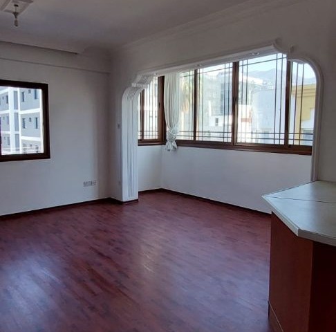 GİRNE MERKEZDE SATILIK 3+1 PENTHOUSE