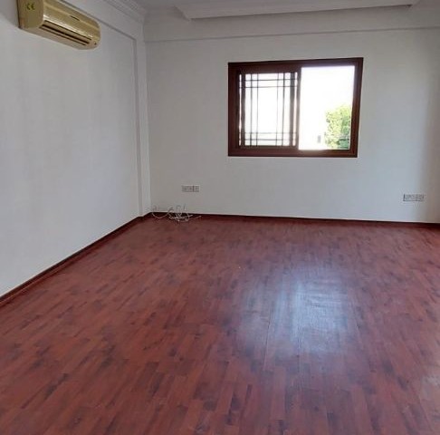 3+1 PENTHOUSE FOR SALE IN THE CENTER OF GUINEA