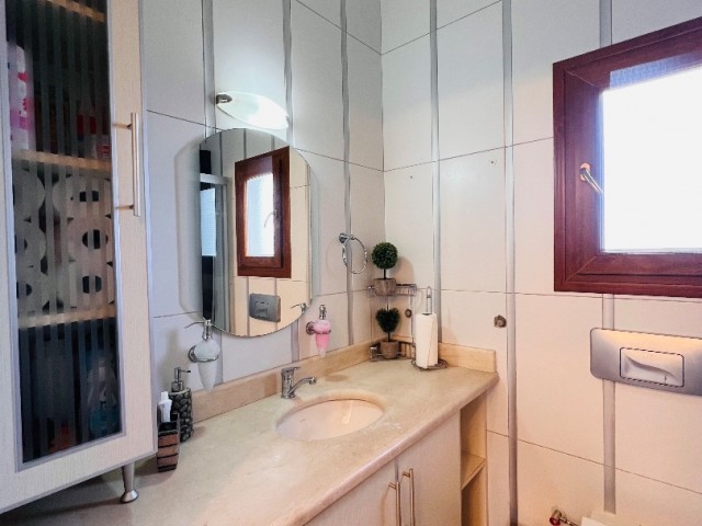 Lapta da kiralık full eşyalı bahçeli muhteşem villa