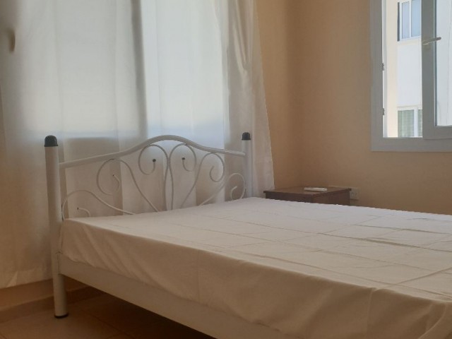 Im Zentrum von Kyrenia, 3+1, voll möbliert, Wohnung mit großem Balkon zu vermieten. ** 