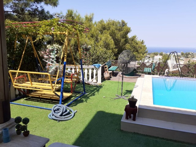 DER PREIS IST GEFALLEN !MÖBLIERTE MUSTAKIL VILLA MIT 3+1 POOL IN KYRENIA/OLIVENHAIN ** 