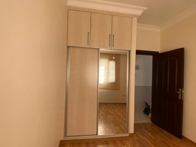 KREDİYE UYGUN ! GİRNE MERKEZ'DE 3+1  SATILIK PENTHOUSE 