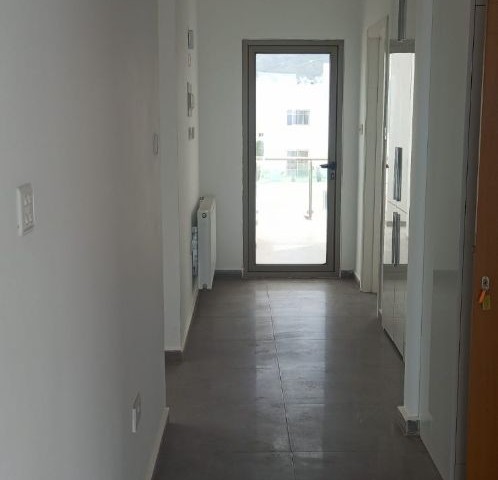 GİRNE YENİ LİMAN BÖLGESİN'DE  DENİZE SIFIR 2+1  SATILIK PENTHOUSE