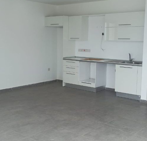 GİRNE YENİ LİMAN BÖLGESİN'DE  DENİZE SIFIR 2+1  SATILIK PENTHOUSE