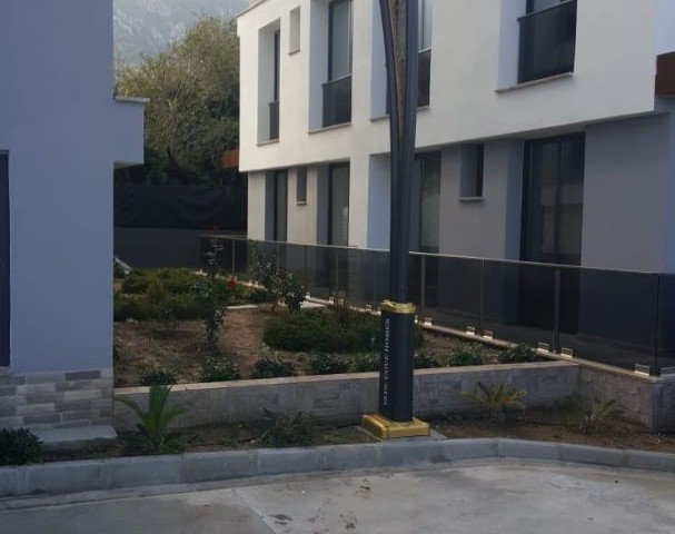 2+1 WOHNUNG ZU VERKAUFEN IN KYRENIA LAPTA ** 