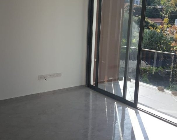 2+1 FLAT FOR SALE İN KYRENİA LAPHİTOS 