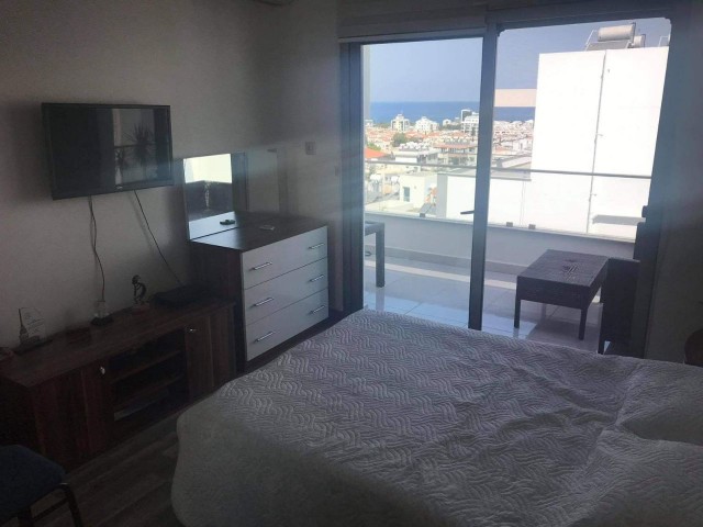 GİRNE MERKEZ'DE 3+1 EŞYALI SATILIK PENTHOUSE 