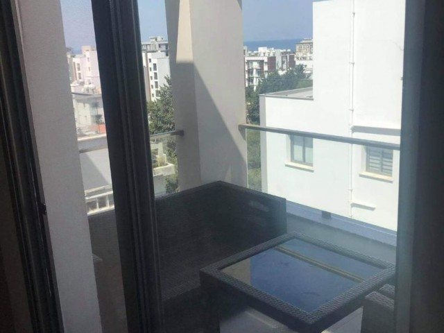 3+1 PENTHOUSE WİTH FURNİSHED IN CENTER OF KYRENİA 