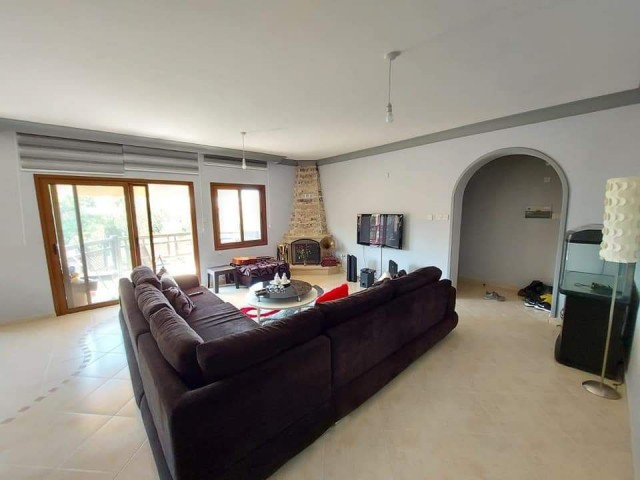 Circle 3 + 1 for sale in Girne Doğanköy