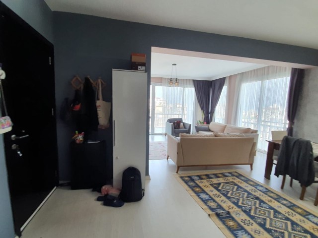 YUKARI GİRNE'DE 3+1 EŞYALI SATILIK DAİRE