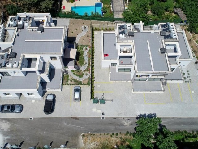 PENTHOUSE ZUM VERKAUF IN KYRENIA KARAOGLANOGLU N 1+1 ZU FUß VOM MEER ENTFERNT ** 