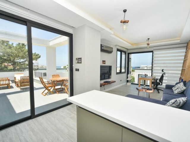 PENTHOUSE ZUM VERKAUF IN KYRENIA KARAOGLANOGLU N 1+1 ZU FUß VOM MEER ENTFERNT ** 