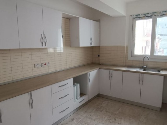 150 M2 zu vermieten in Kyrenia ** 