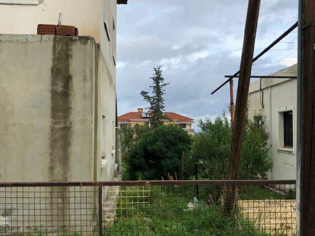 HALBBAUWOHNUNG MIT GARTEN ZUM VERKAUF IN KYRENIA CHATALKÖY ** 