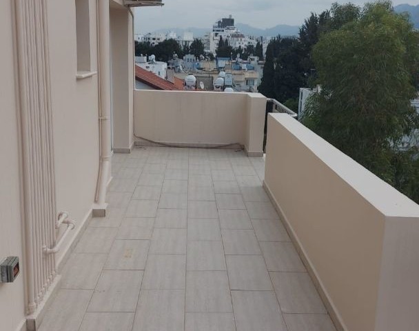 1+1 MÖBLIERTE WOHNUNG ZUR MIETE IN KYRENIA ** 