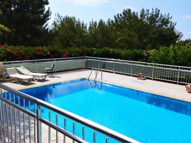 4+1 TAGESMIETE VILLA MIT POOL IN KYRENIA CHATALKÖY ** 