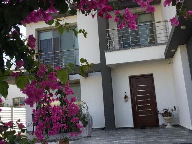 Kyrenia Yesiltepe Luxury 4+1 Villa for Rent ** 