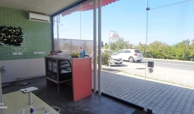 Girne Karakum'da işlek ana yola yakın kiralık dükkan