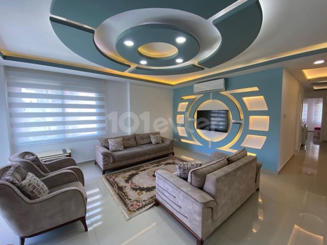 Luxury 3+1 Apartment in girne center for rent 