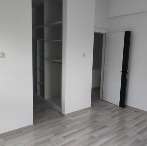 Lefkoşa Alayköy Bölgesinde Satılık Bahçeli 3+1 İkiz Villa