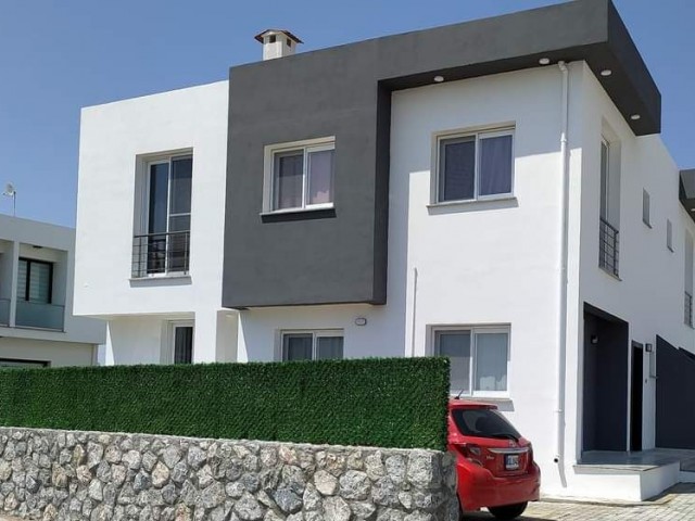 3 + 1 Doppelvilla Mit Garten Zum Verkauf In Nikosia Alayköy ** 