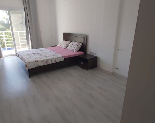 Kyrenia Alsancak 4 + 1 Villa Zur Täglichen Miete Mit Pool ** 