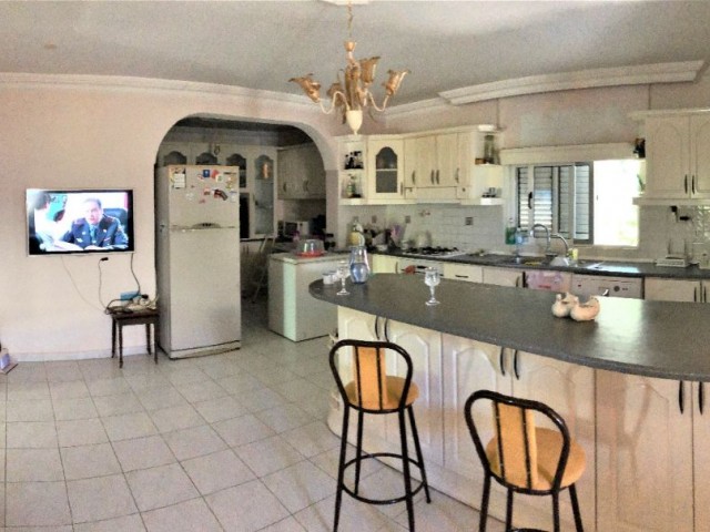 4+1 Villa Zum Verkauf In Kyrenia Karaoglanoglu ** 