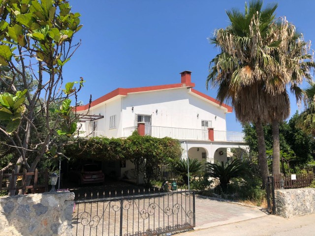 4+1 Villa Zum Verkauf In Kyrenia Karaoglanoglu ** 