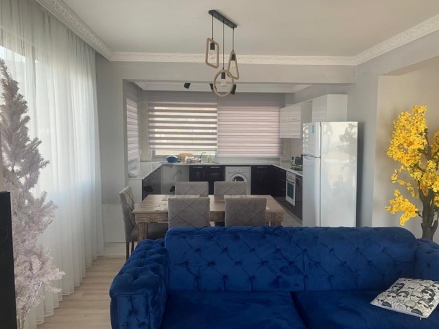 GİRNE MERKEZDE ASLANLI VİLLA CİVARINDA EŞYALI  3+1 KİRALIK PENTHOUSE