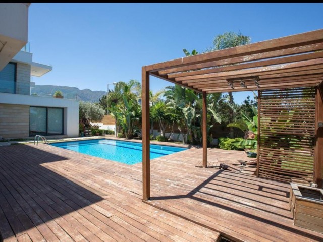 ZYPERN KYRENIA 4 + 1 VILLA MIT PRIVATEM POOL ** 