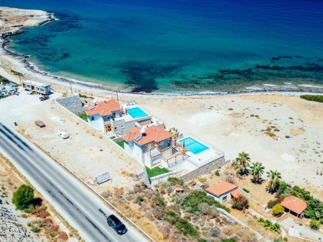 3+2 VILLA MIT PRIVATEM POOL AM MEER IN KYRENIA ESNTEPETE ** 