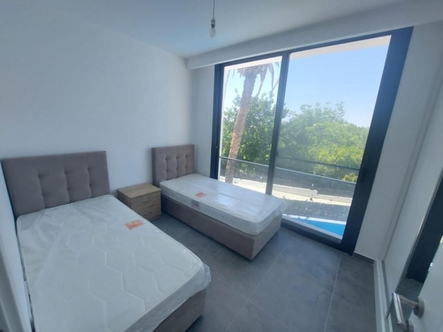 2+1 WOHNUNG ZUM VERKAUF AUF DEM GELÄNDE MIT GEMEINSCHAFTSPOOL MIT BLICK AUF DAS MEER UND DIE BERGE IN ZYPERN KYRENIA LAPTA ** 