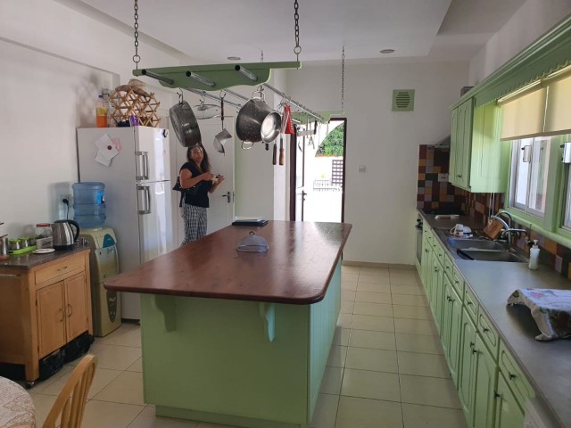 7-ZIMMER-VILLA MIT GARTEN IN ZYPERN KYRENIA KARAOGLANOGLU ** 