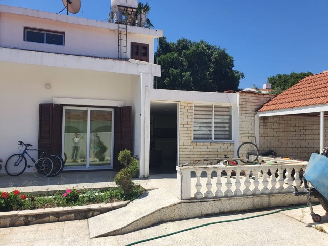 7-ROOM DETACHED VILLA WITH GARDEN IN KARAOGLANOGLUN, KYRENIA, CYPRUS ** 